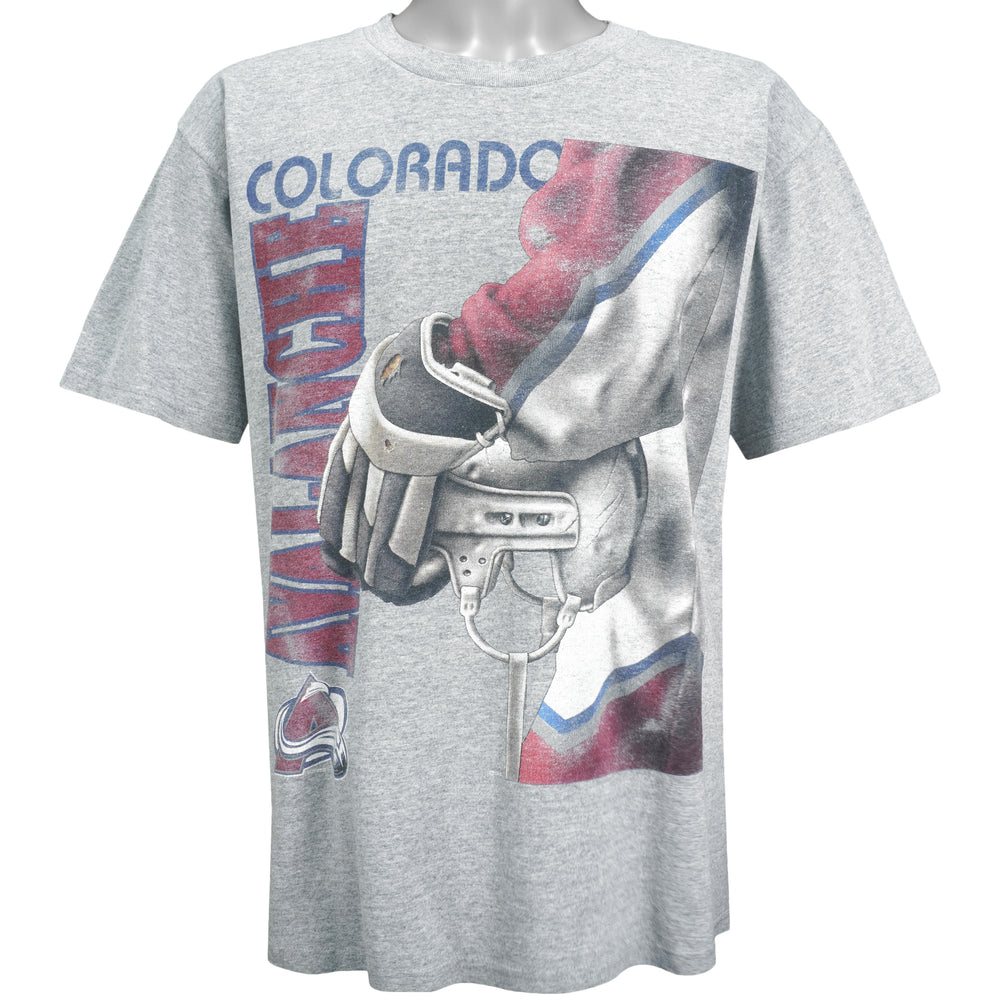 NHL (Lee) - Colorado Avalanche Helmet T-Shirt 1990s Large Vintage Retro Hockey