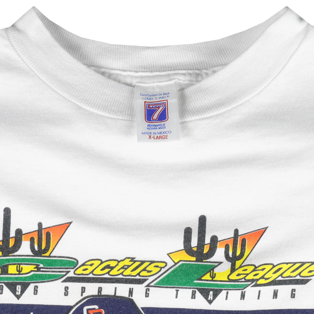 MLB (Logo 7) - San Diego Padres Big Logo T-Shirt 1996 X-Large Vintage Retro Baseball
