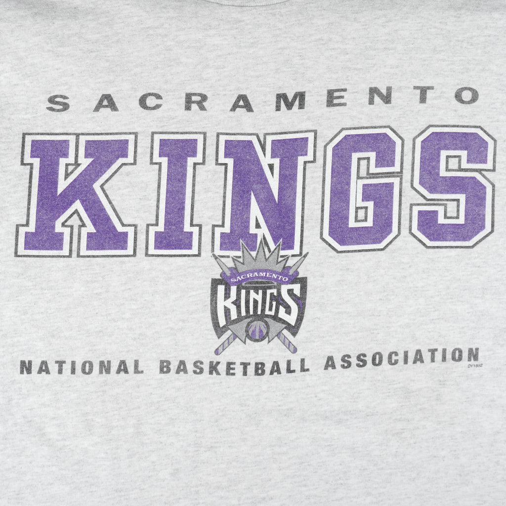 NBA (All American Wear) - Sacramento Kings Single Stitch T-Shirt 1990s X-Large Vintage Retro Basketball