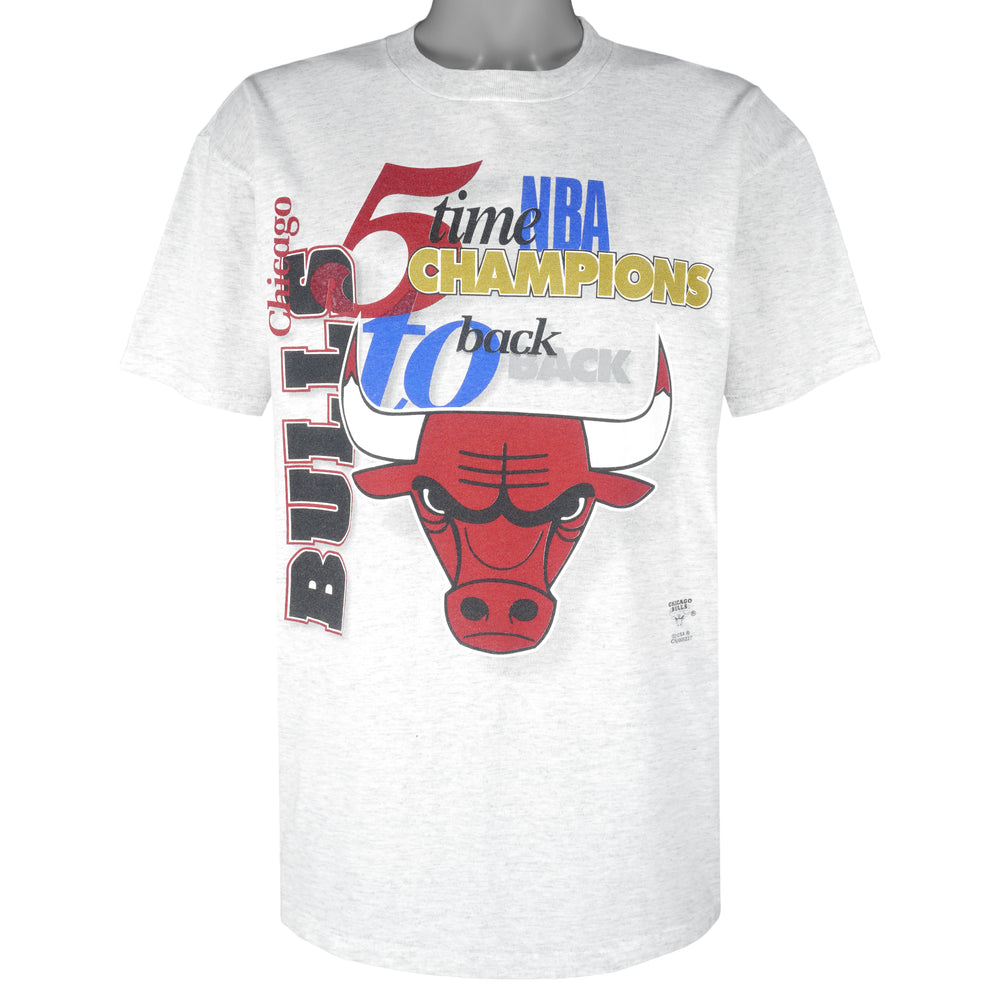 NBA (CSA) - Chicago Bulls 5 Time Champs T-Shirt 1990s Large Vintage Retro Basketball