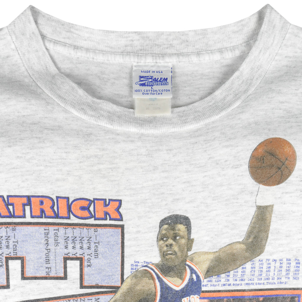 NBA (Salem) - New York Knicks Patrick Ewing Single Stitch T-Shirt 1991 Large Vintage Retro Basketball