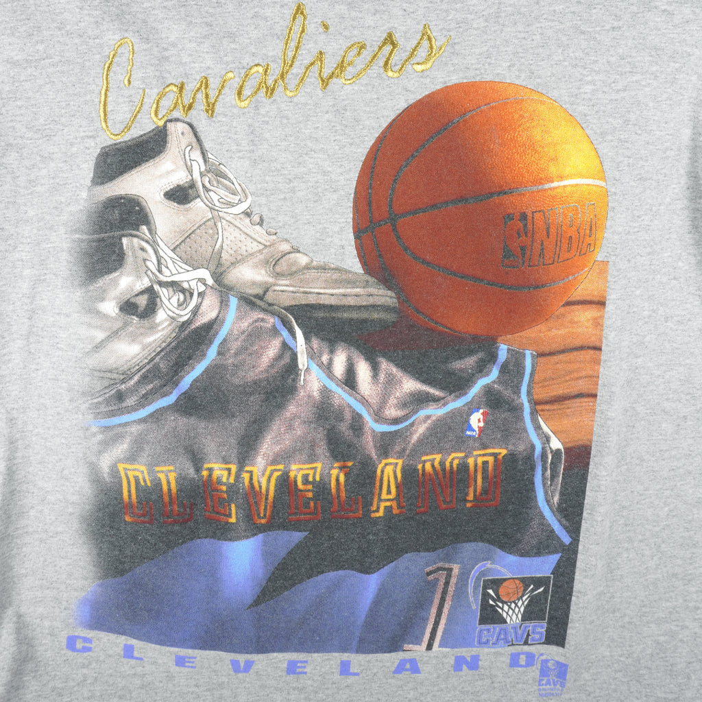 NBA (Lee) - Cleveland Cavaliers Shoes T-Shirt 1990s Large Vintage Retro Basketball