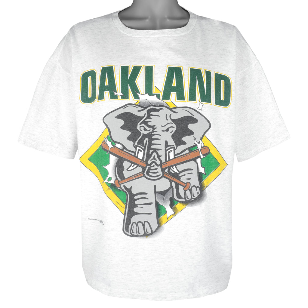 MLB (Nutmeg) - Oakland Athletics Breakout Single Stitch T-Shirt 1990s X-Large Vintage Retro Baseball