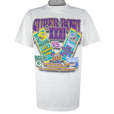 NFL (Logo Athletic) - Packers VS Patriots Super Bowl Matchups T-Shirt 1996 Medium