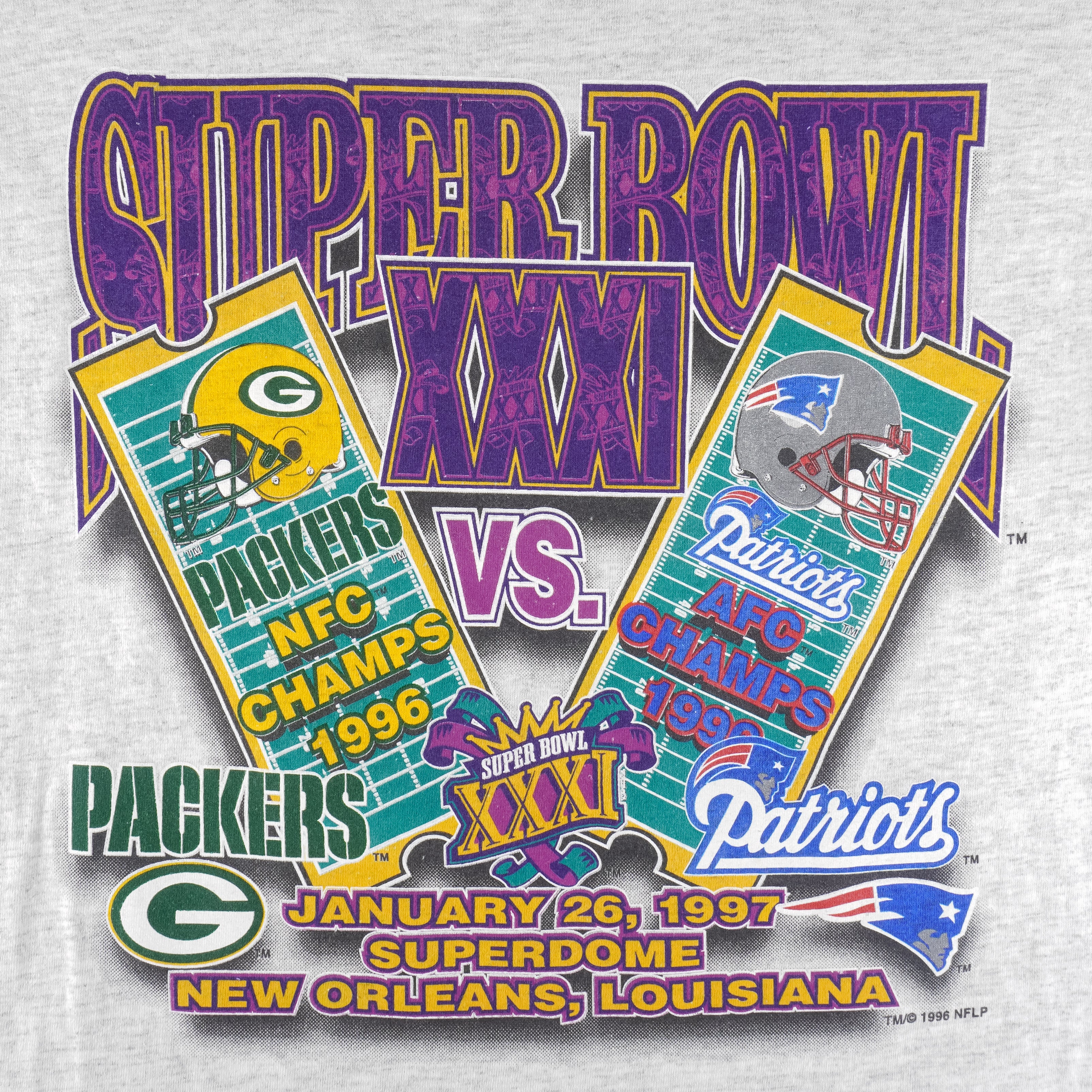 NFL (Logo Athletic) - Packers VS Patriots Super Bowl Helmet T-Shirt 1996 Medium Vintage Retro Football