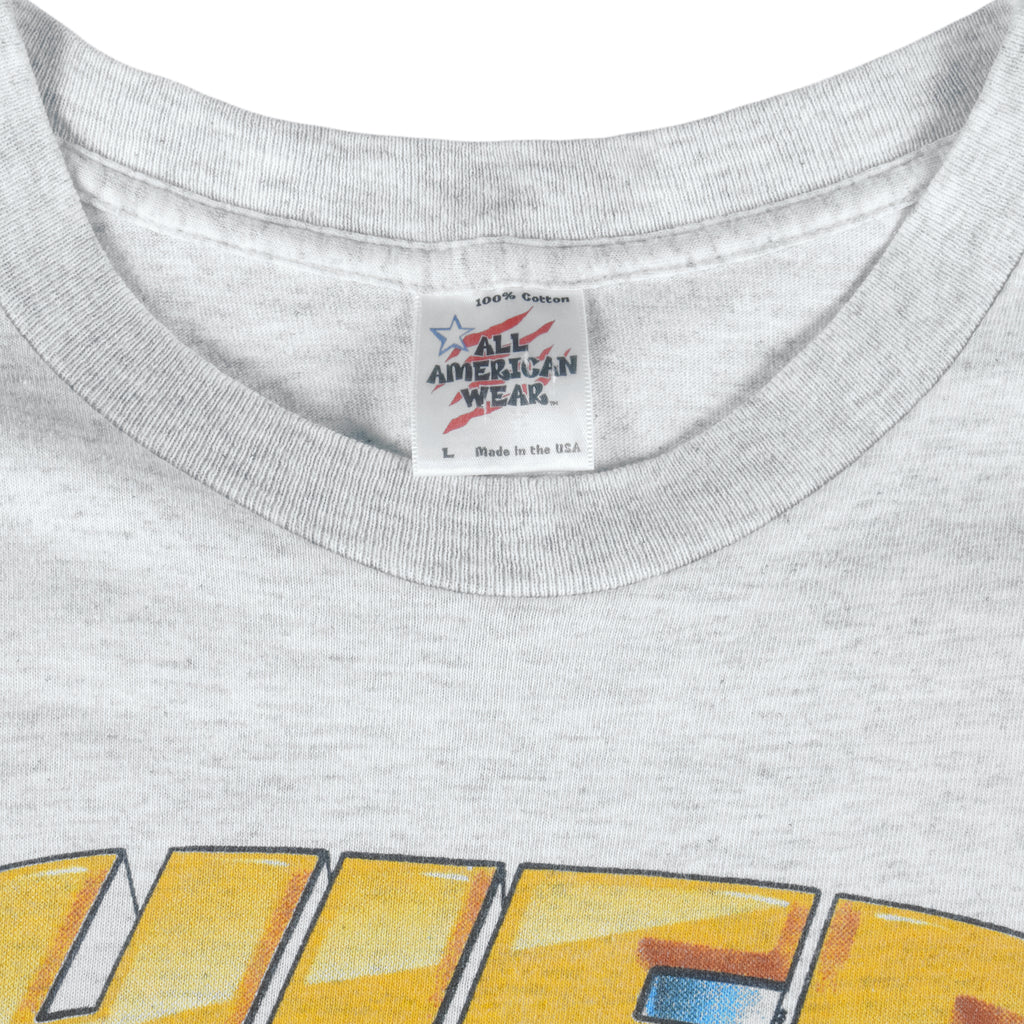 NFL (Shirt Xplosion) - Kansas City Chiefs Helmet & Autographed T-Shirt 1996 Large Vintage Retro Football