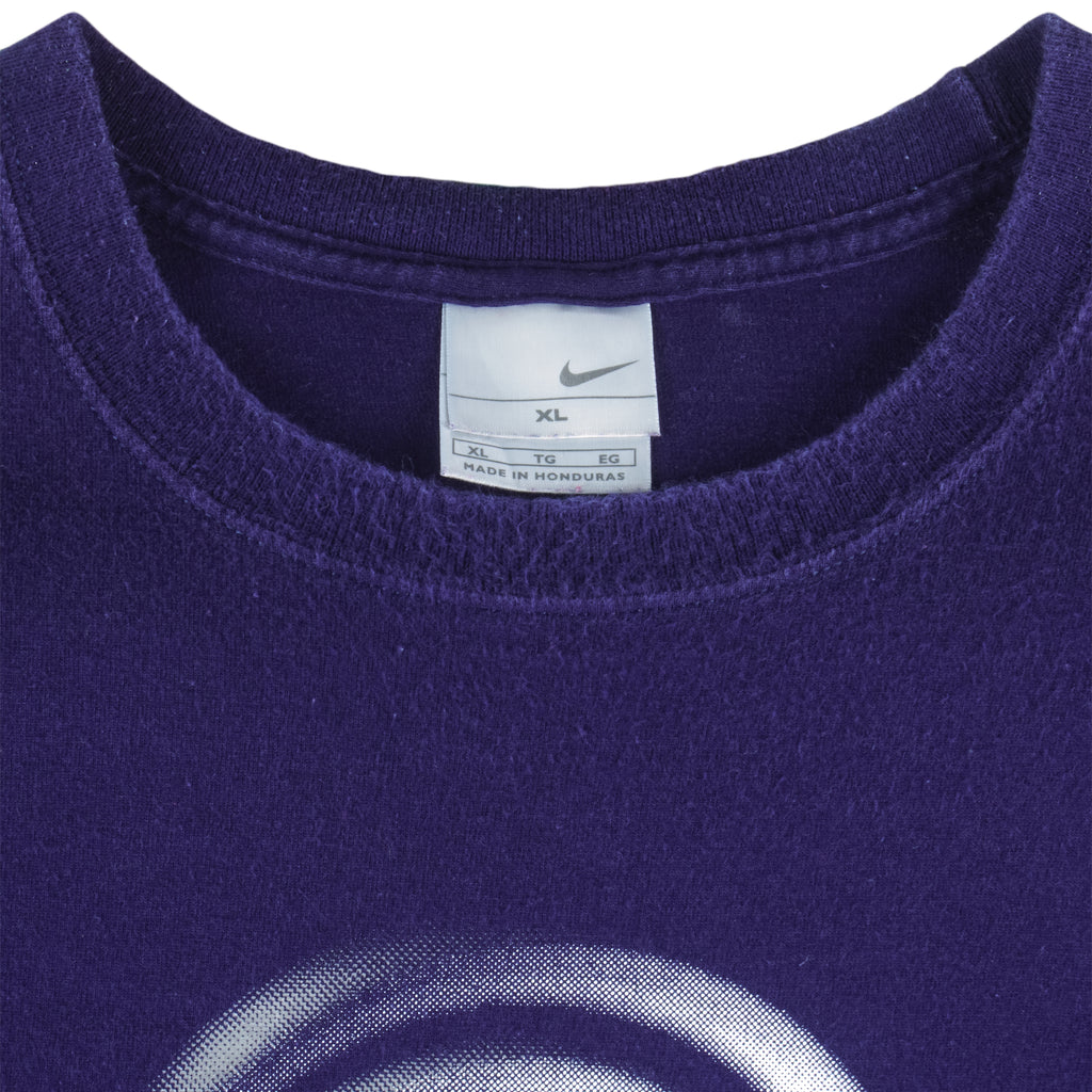 Nike - Mini Swoosh T-Shirt 2000s X-Large Vintage Retro