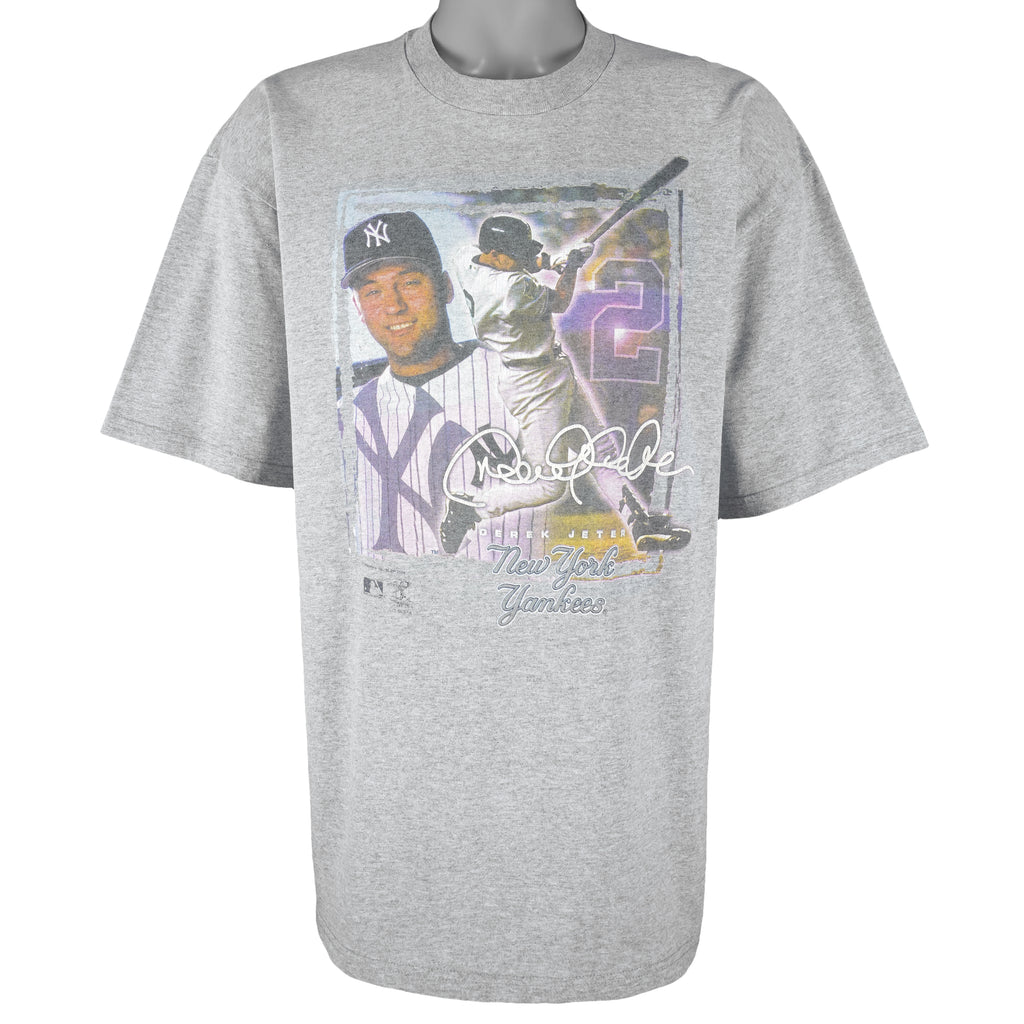 MLB (CSA) - New York Yankees Derek Jeter Single Stitch T-Shirt 2004 X-Large Vintage Retro Baseball