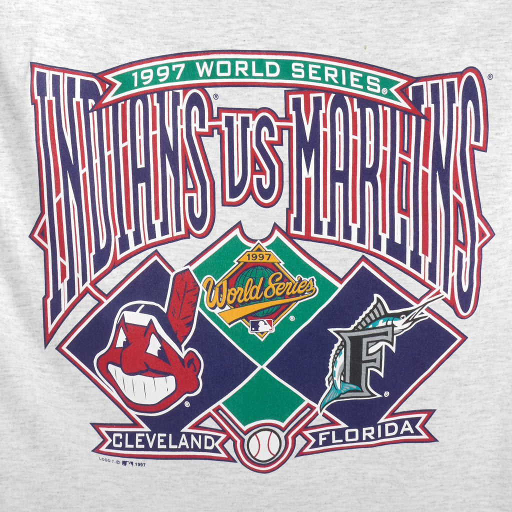 MLB (Logo 7) - Cleveland Indians VS Florida Marlins T-Shirt 1997 Large Vintage Retro Baseball 