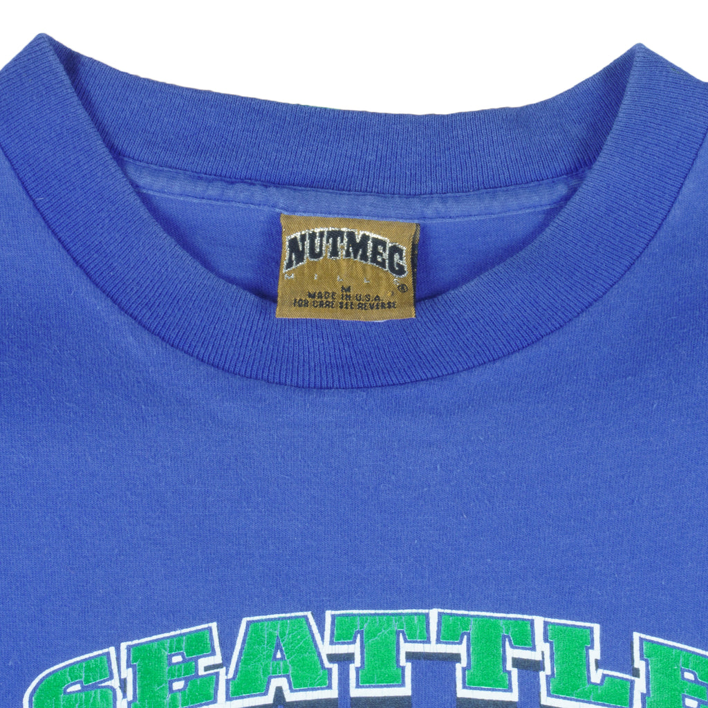 NFL (Nutmeg) - Seattle Seahawks Football Helmet T-Shirt 1994 Medium