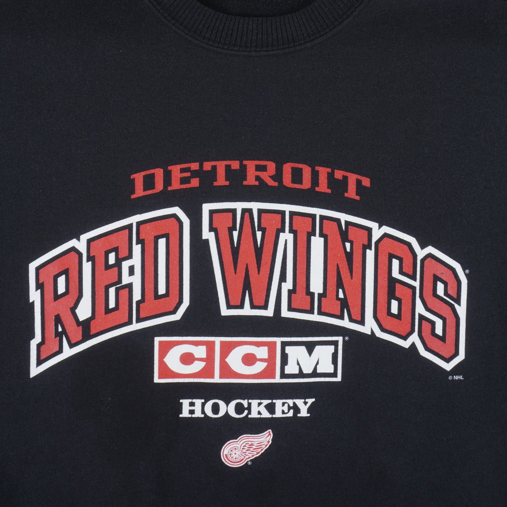 NHL (CCM) - Detroit Red Wings CCM Hockey Crew Neck Sweatshirt 1990s Large Vintage Retro Hockey