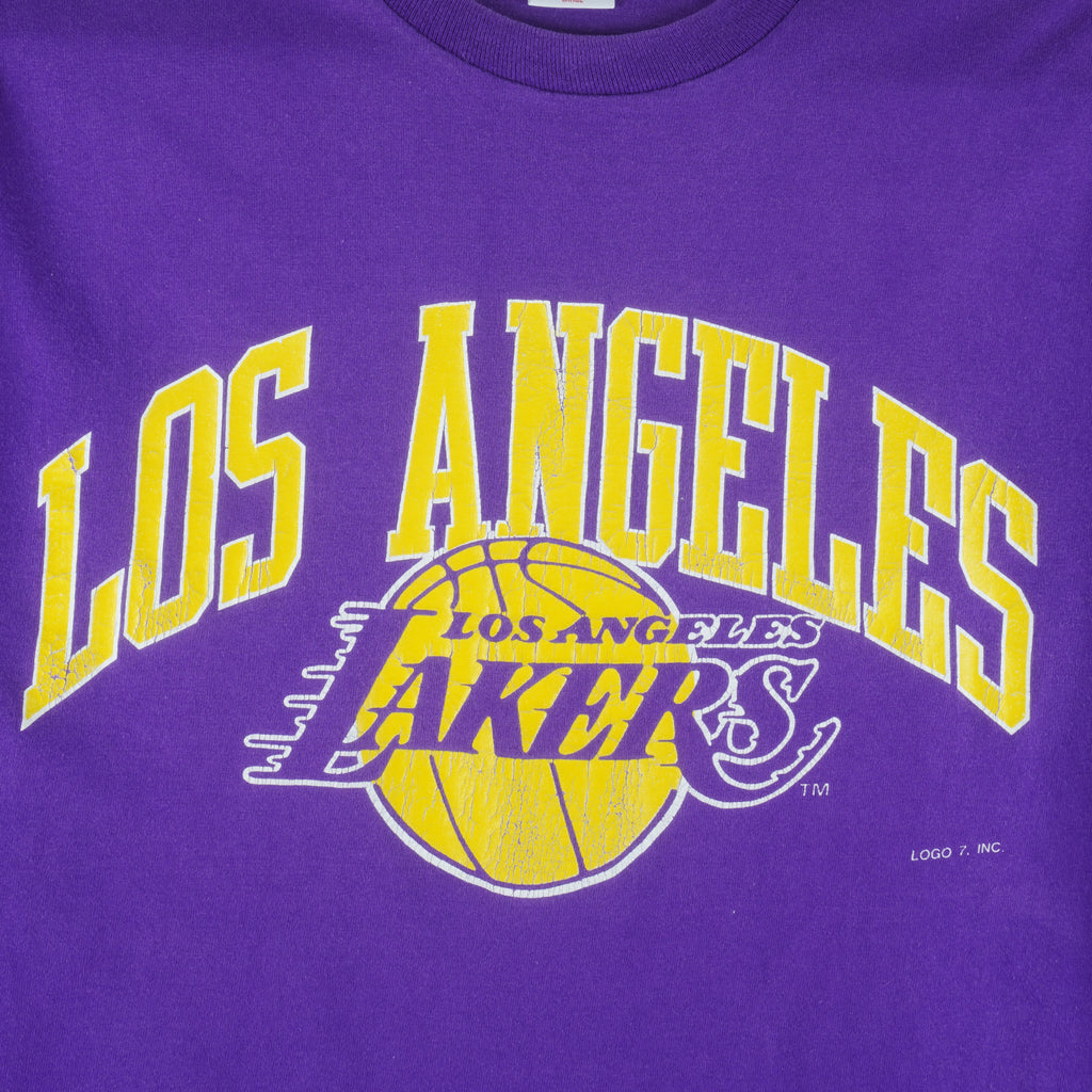 NBA (Logo 7) - Los Angeles Lakers Single Stitch T-Shirt 1990s Large Vintage Retro Basketball