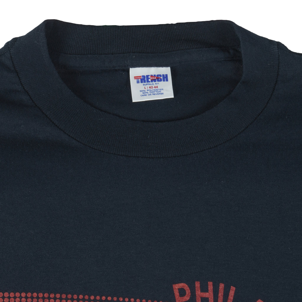 NFL (Trench) - Philadelphia Eagles Big Logo T-Shirt 1990s Large Vintage Retro Football