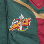 NBA (Logo Athletic) - Seattle SuperSonics Puffer jacket 1990s Large Vintage Retro Basketball