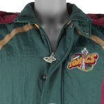 NBA (Logo Athletic) - Seattle SuperSonics Puffer jacket 1990s Large Vintage Retro Basketball