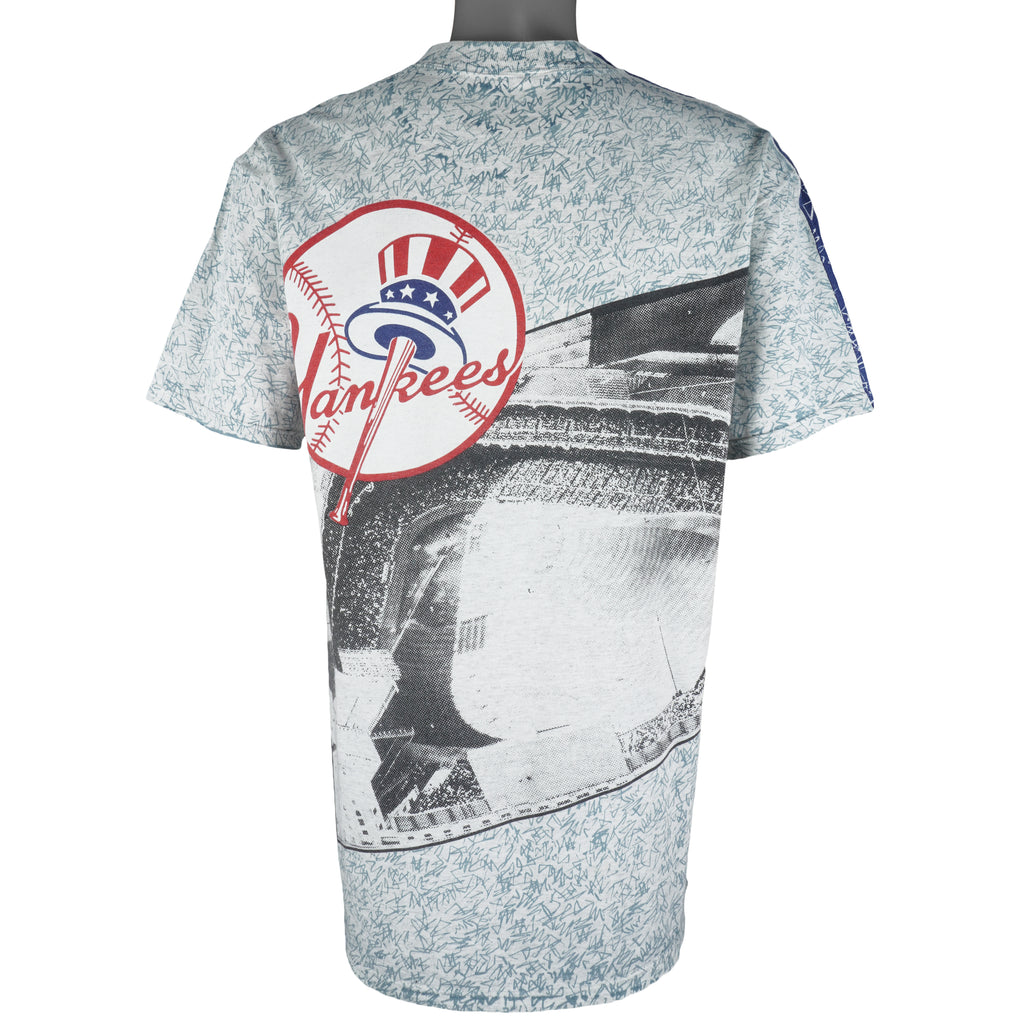 MLB - New York Yankees All Over Print T-Shirt 1990s Large Vintage Retro Baseball