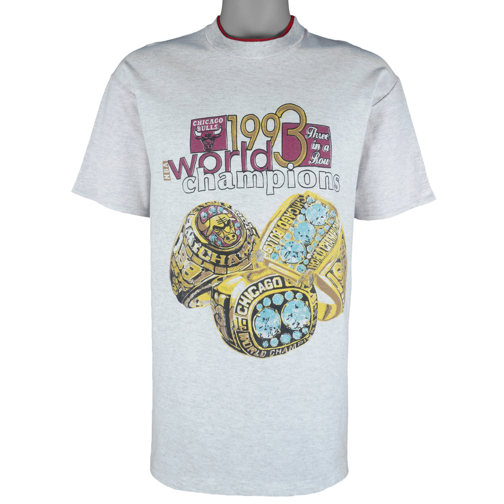 NBA (Signal Sport) - Chicago Bulls World Champions Ring T-Shirt 1993 Large Vintage Retro Basketball