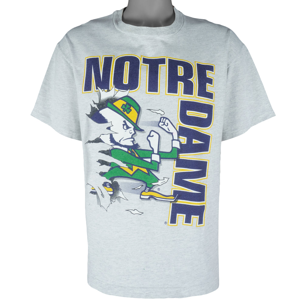 NCAA (Nutmeg) - Notre Dame Fighting Irish Breakout T-Shirt 1990s X-Large Vintage Retro Football College