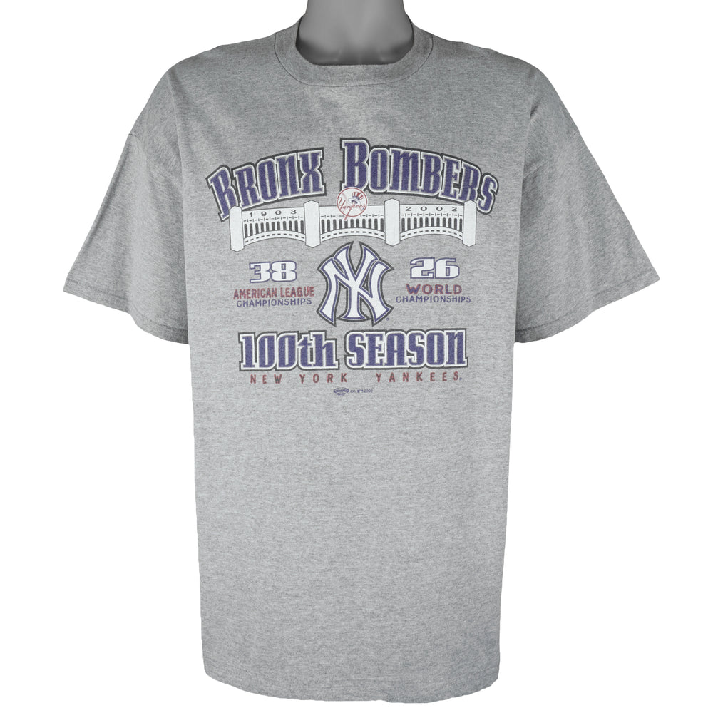 MLB (Delta) - New York Yankees Bronx Bombers T-Shirt 2002 X-Large Vintage Retro Baseball