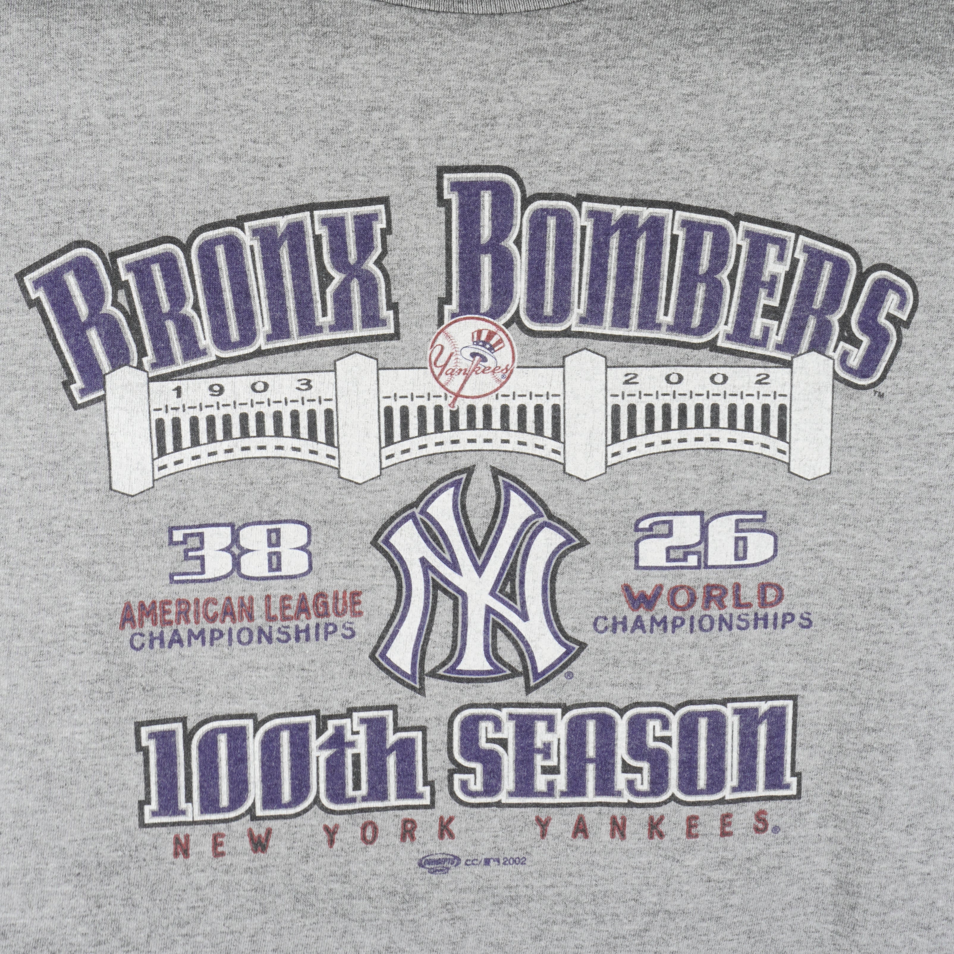 MLB (Delta) - New York Yankees Bronx Bombers T-Shirt 2002 X-Large Vintage Retro Baseball