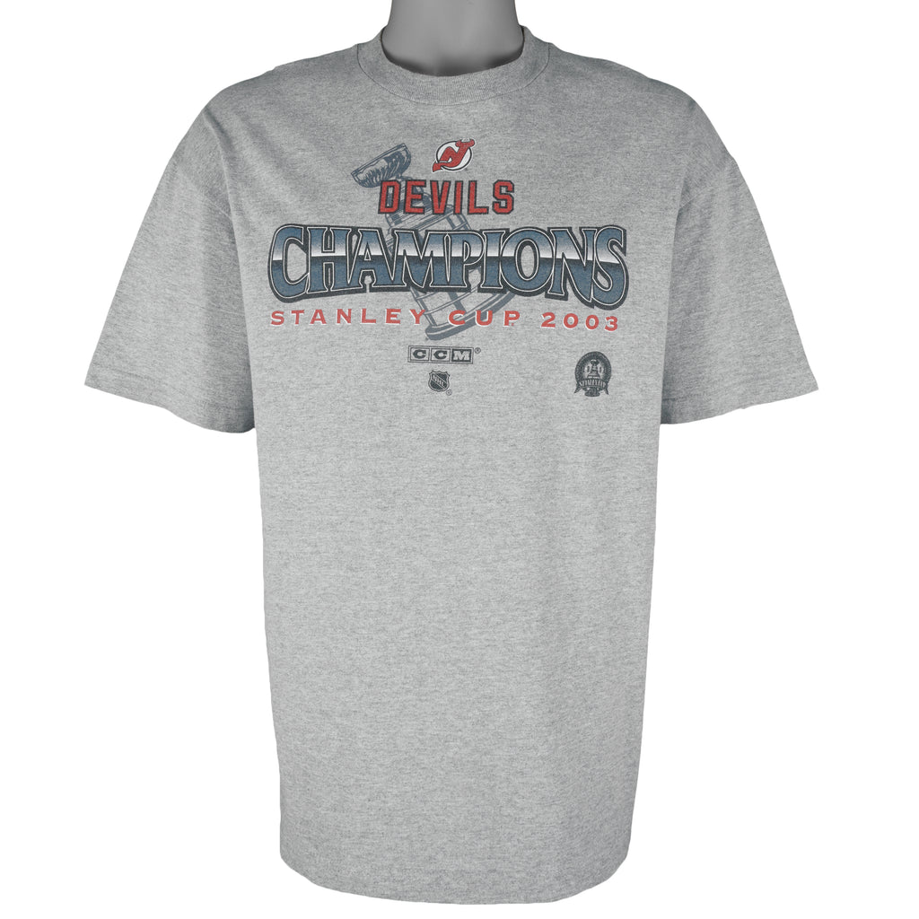NHL (CCM) - New Jersey Devils Stanley Cup Champions T-Shirt 2003 X-Large Vintage Retro Hockey