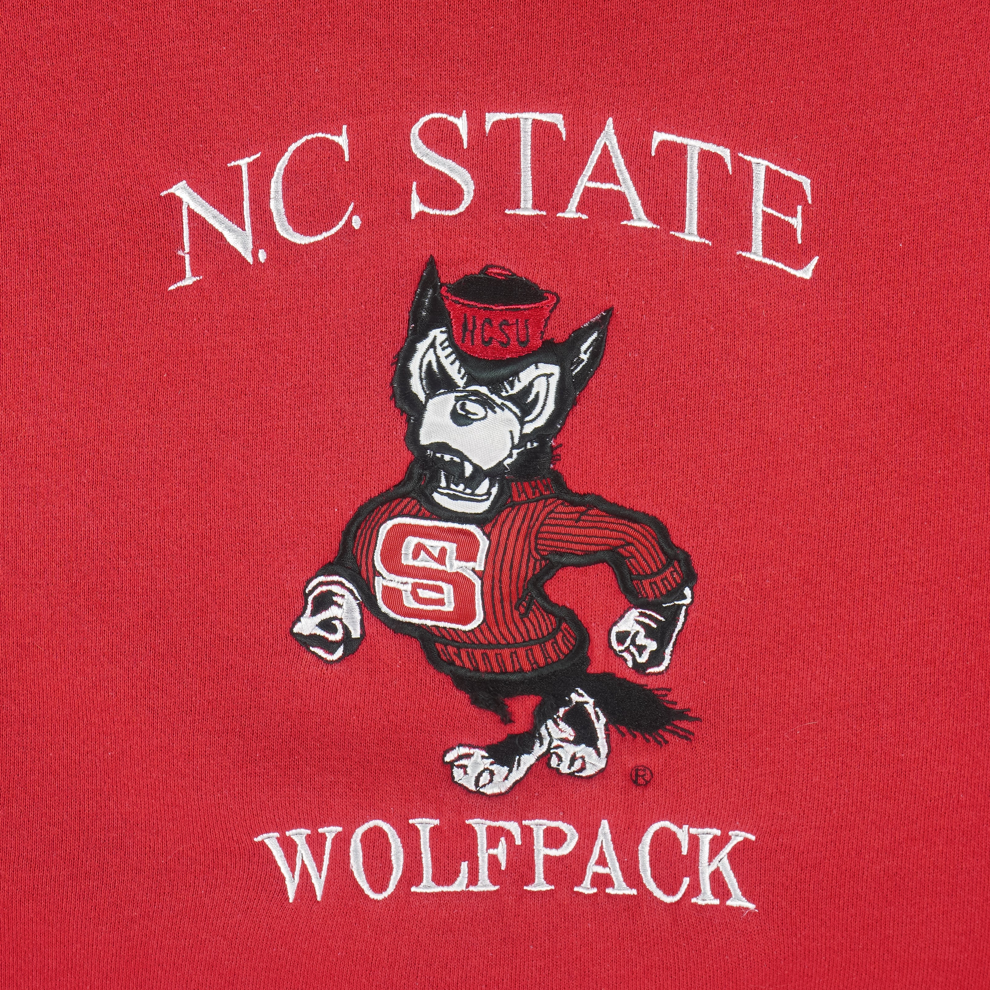 NCAA (USA) - North Carolina Wolfpack Embroidered Sweatshirt 1990s X-Large Vintage Retro Football College