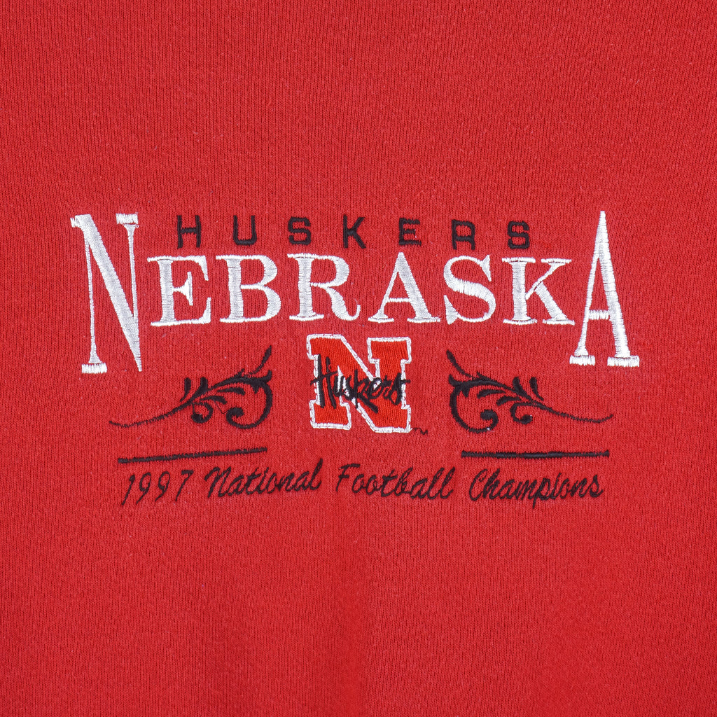 NCAA (PM) - Nebraska Huskers Champs Embroidered Sweatshirt 1997 Large Vintage Retro College