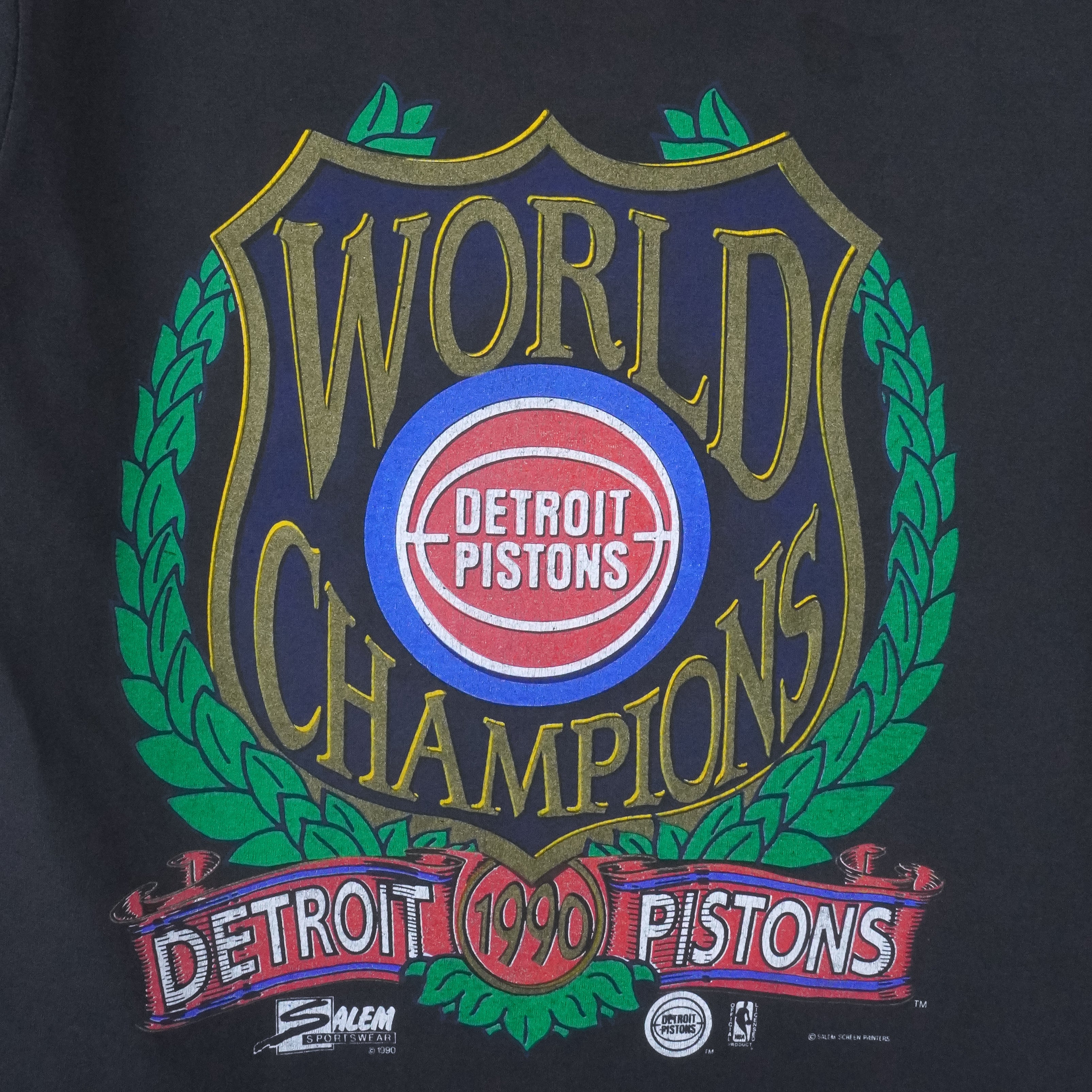 NBA (Salem) - Detroit Pistons World Champs T-Shirt 1990 Large Vintage Retro Basketball