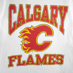 NHL (Gildan) - Calgary Flames Big Spell-Out T-Shirt 1990s Medium Vintage Retro Hockey