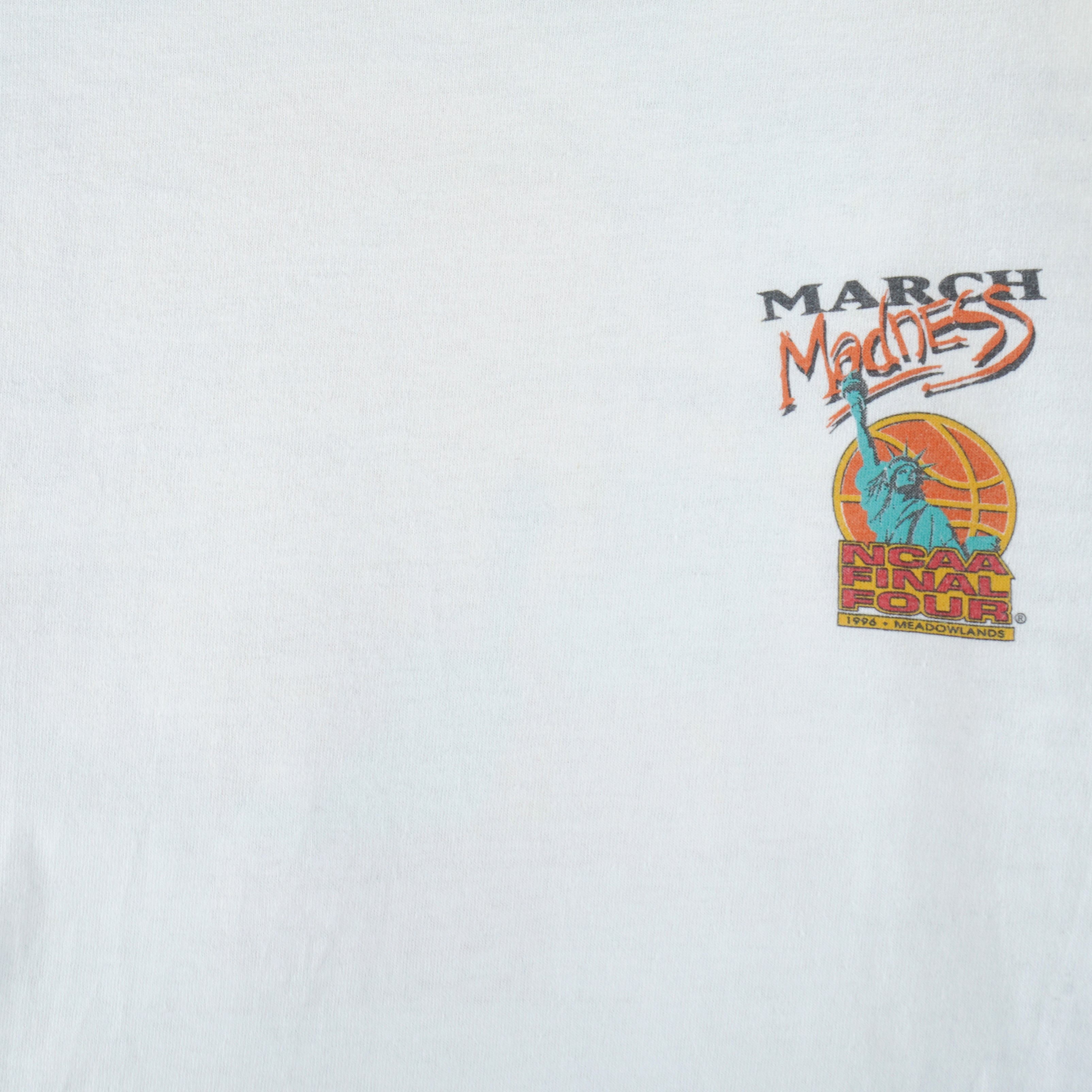 Starter (NCAA) - March Madness Basketball Final Four T-Shirt 1996 Medium Vintage Retro Basketball College