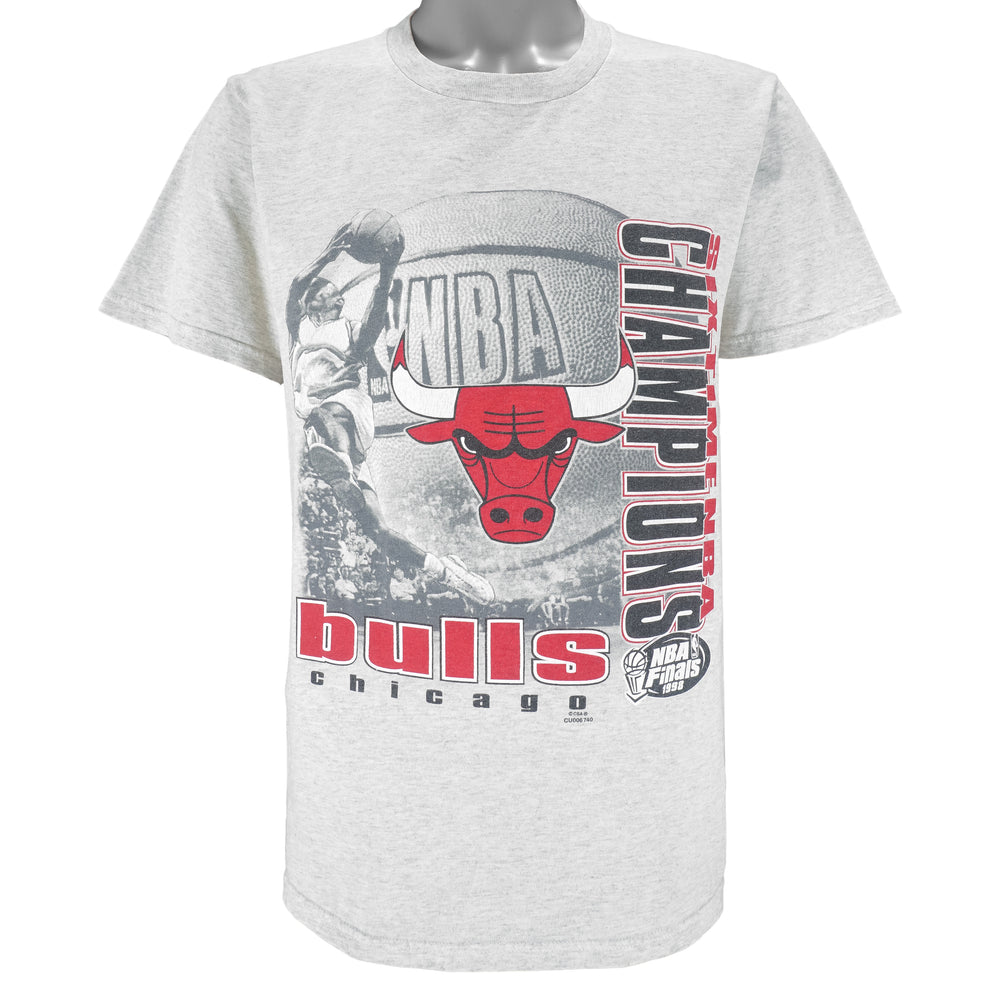 NBA (CSA) - Chicago Bulls NBA Finals World Champions T-Shirt 1998 Medium Vintage Retro Basketball