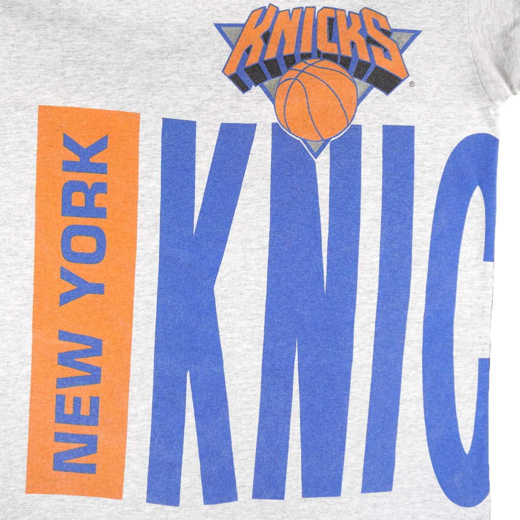 Starter - New York Knicks Single Stitch T-Shirt 1990s X-Large Vintage Retro Basketball