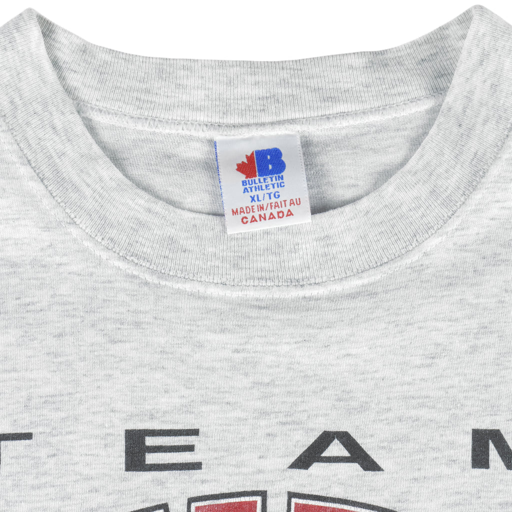Vintage (Bulletin Athletic) -  Team Canada Hockey Single Stitch T-Shirt 1990s X-Large Vintage Retro