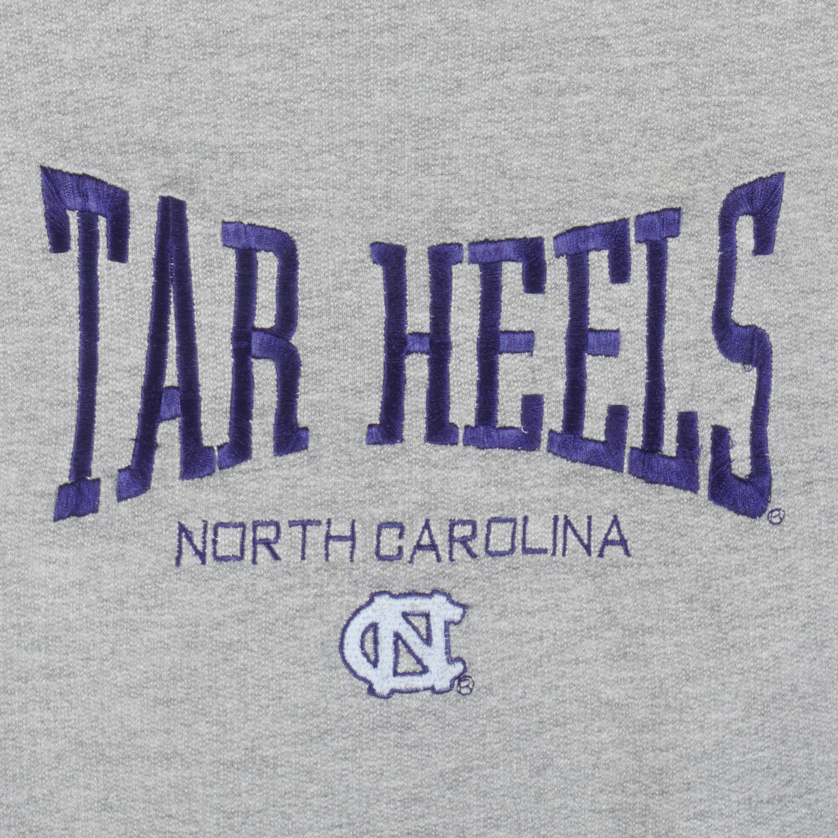 NCAA (AS Sport) - North Carolina Tar Heels Embroidered Crew Neck Sweatshirt 1990s Large Vintage Retro College