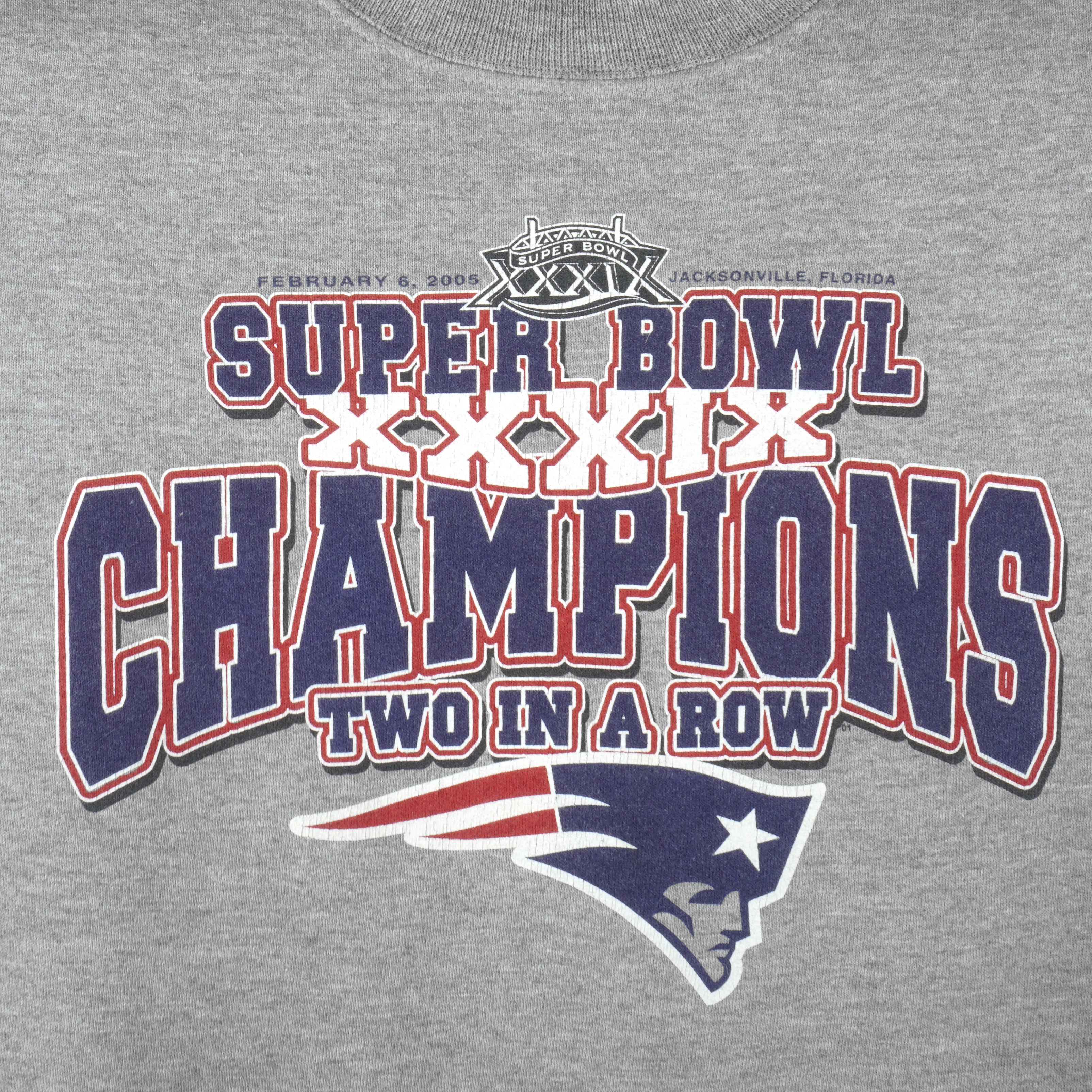 NFL - New England Patriots Super Bowl Champs 39th Sweatshirt 2005 Large Vintage Retro Football