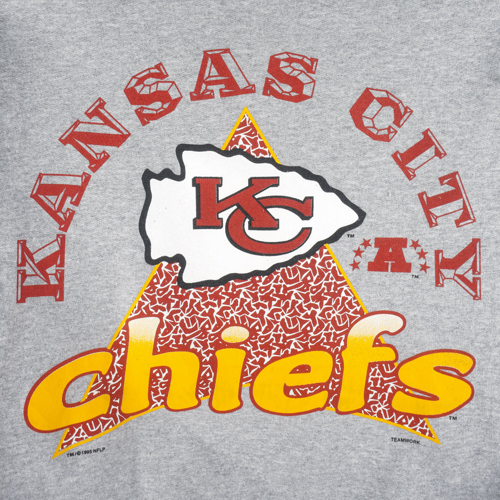 NFL (Team Work) - Kansas City Chiefs Crew Neck Sweatshirt 1995 Large Vintage Retro Football