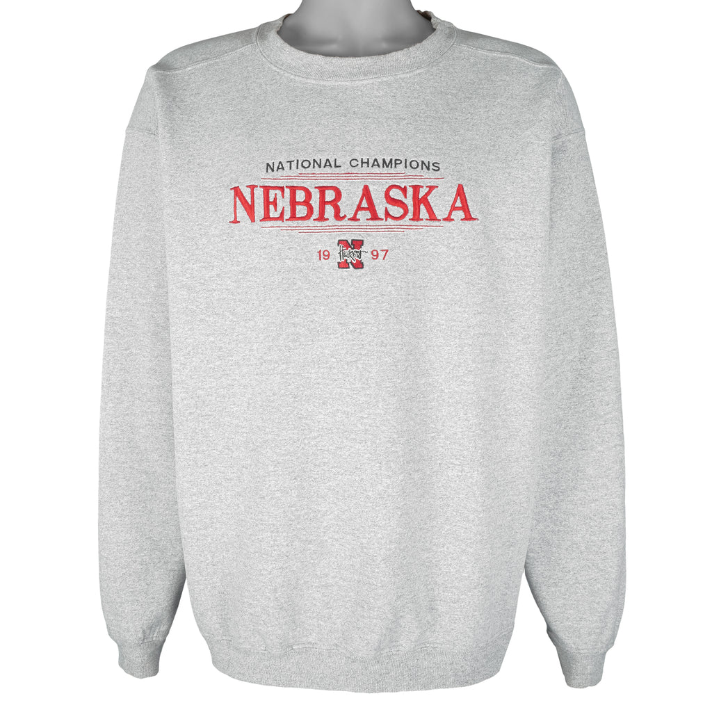 NCAA (The Cotton Exchange) - Nebraska Huskers Embroidered Sweatshirt 1997 Large Vintage Retro College