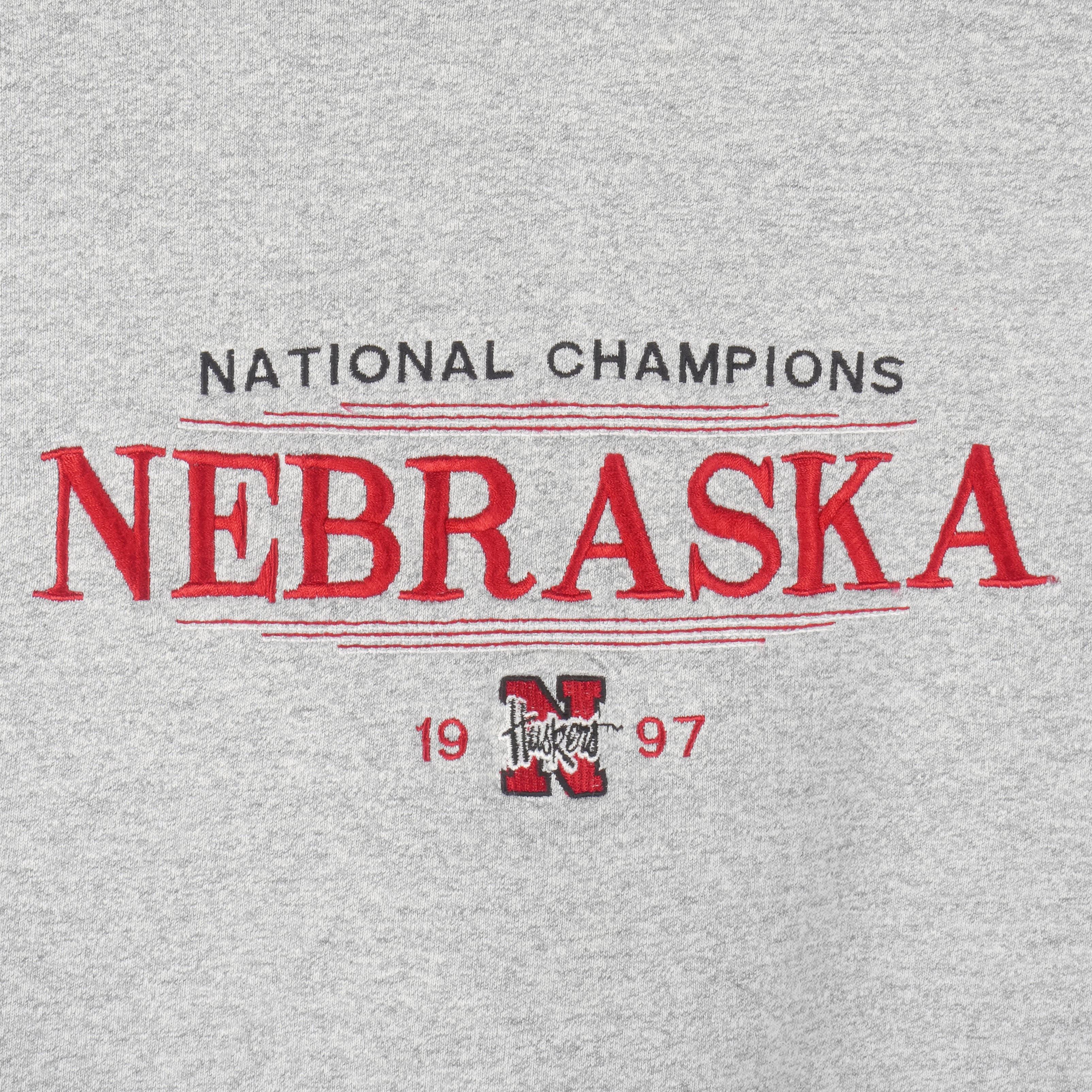 NCAA (The Cotton Exchange) - Nebraska Huskers Embroidered Sweatshirt 1997 Large Vintage Retro College