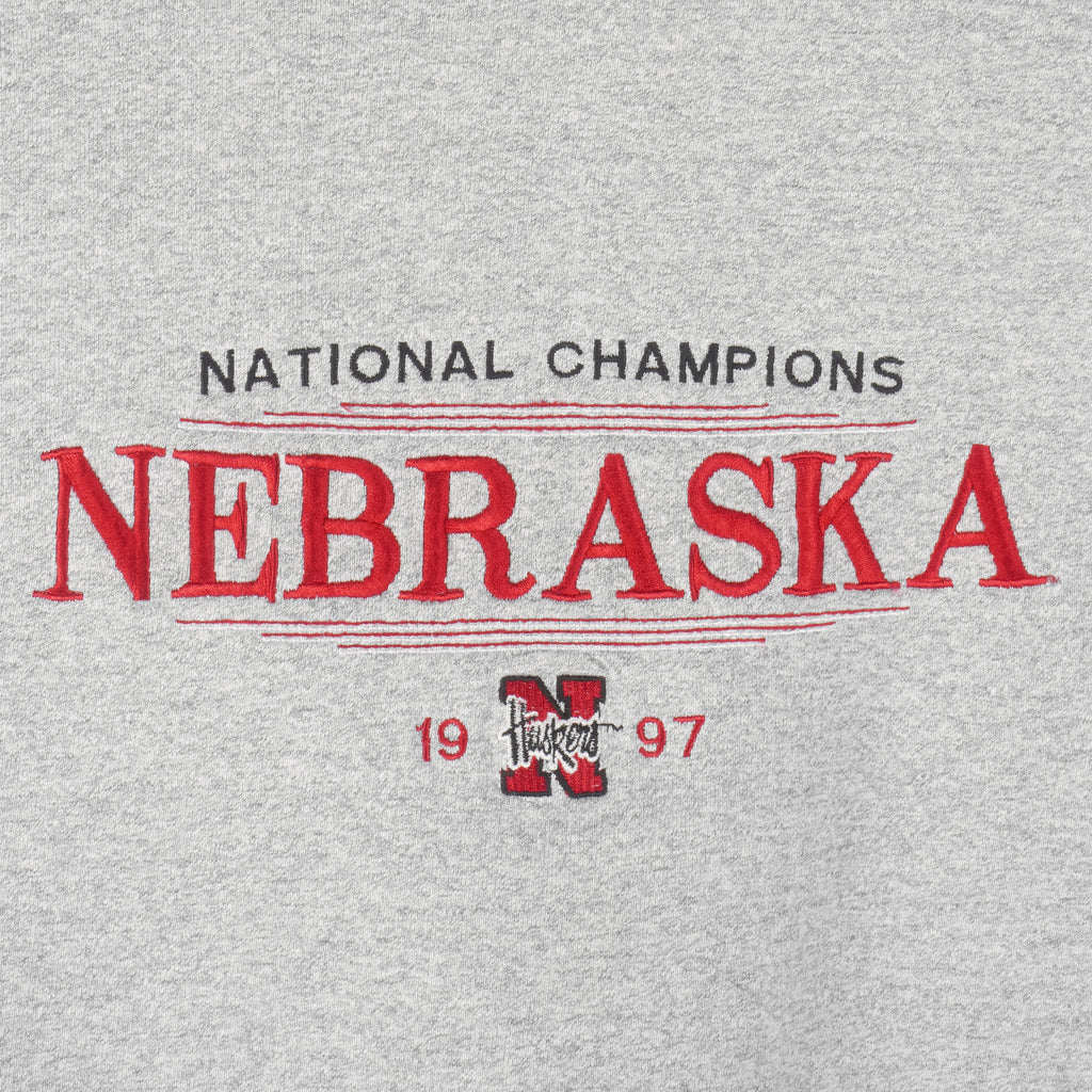 NCAA (The Cotton Exchange) - Nebraska Huskers Embroidered Sweatshirt 1997 Large Vintage Retro College