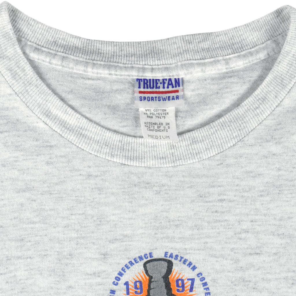 NHL (True-Fan) - Philadelphia Flyers Quest For The Cup T-Shirt 1997 Medium