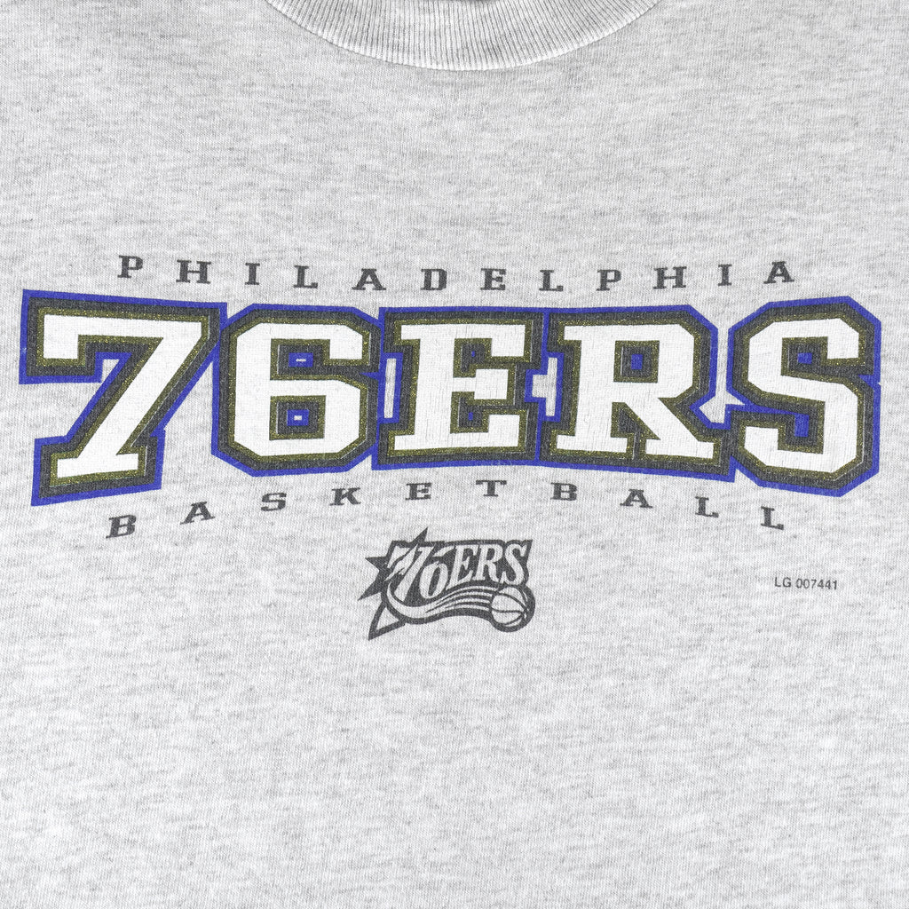Puma - Philadelphia 76ers Single Stitch T-Shirt 1990s Large Vintage Retro Basketball