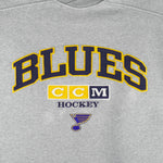 NHL (CCM) - St. Louis Blues Embroidered Center Ice Sweatshirt 2000s Large Vintage Retro Hockey