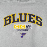 NHL (CCM) - St. Louis Blues Embroidered Center Ice Sweatshirt 2000s Large Vintage Retro Hockey