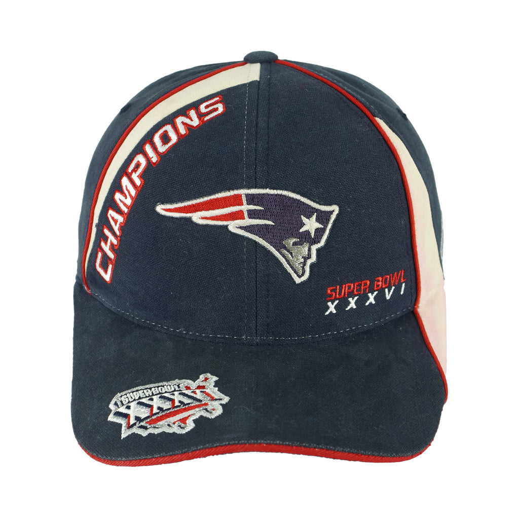 Reebok (NFL) - New England Patriots Embroidered Snapback Hat 2002 OSFA Vintage Retro Football