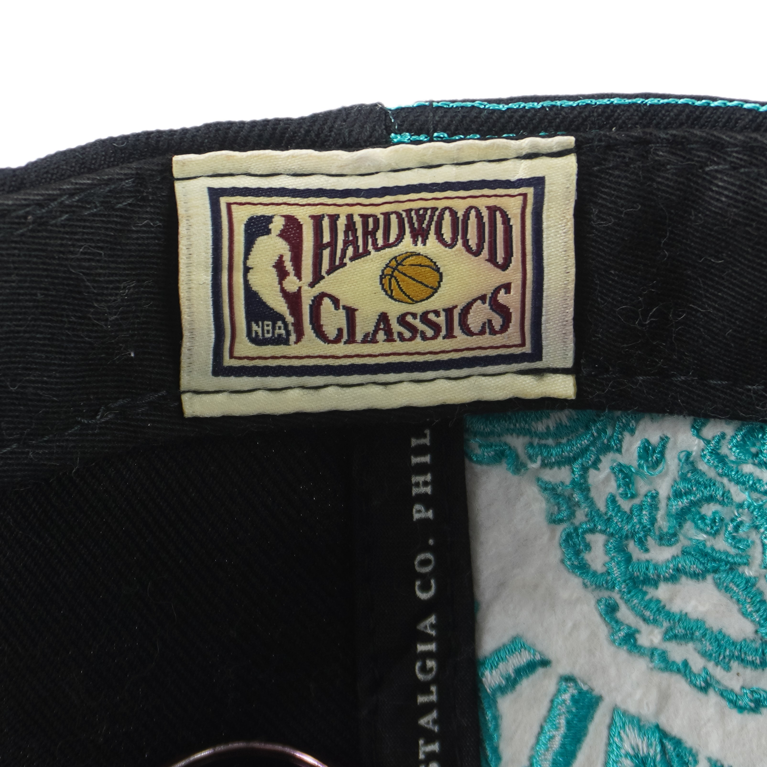 Vintage NBA (Mitchell & Ness) - Vancouver Grizzlies Adjustable Hat 2000s OSFA in black