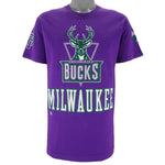 NBA (Pro Player) - Milwaukee Bucks Spell-Out T-Shirt 1990s Medium