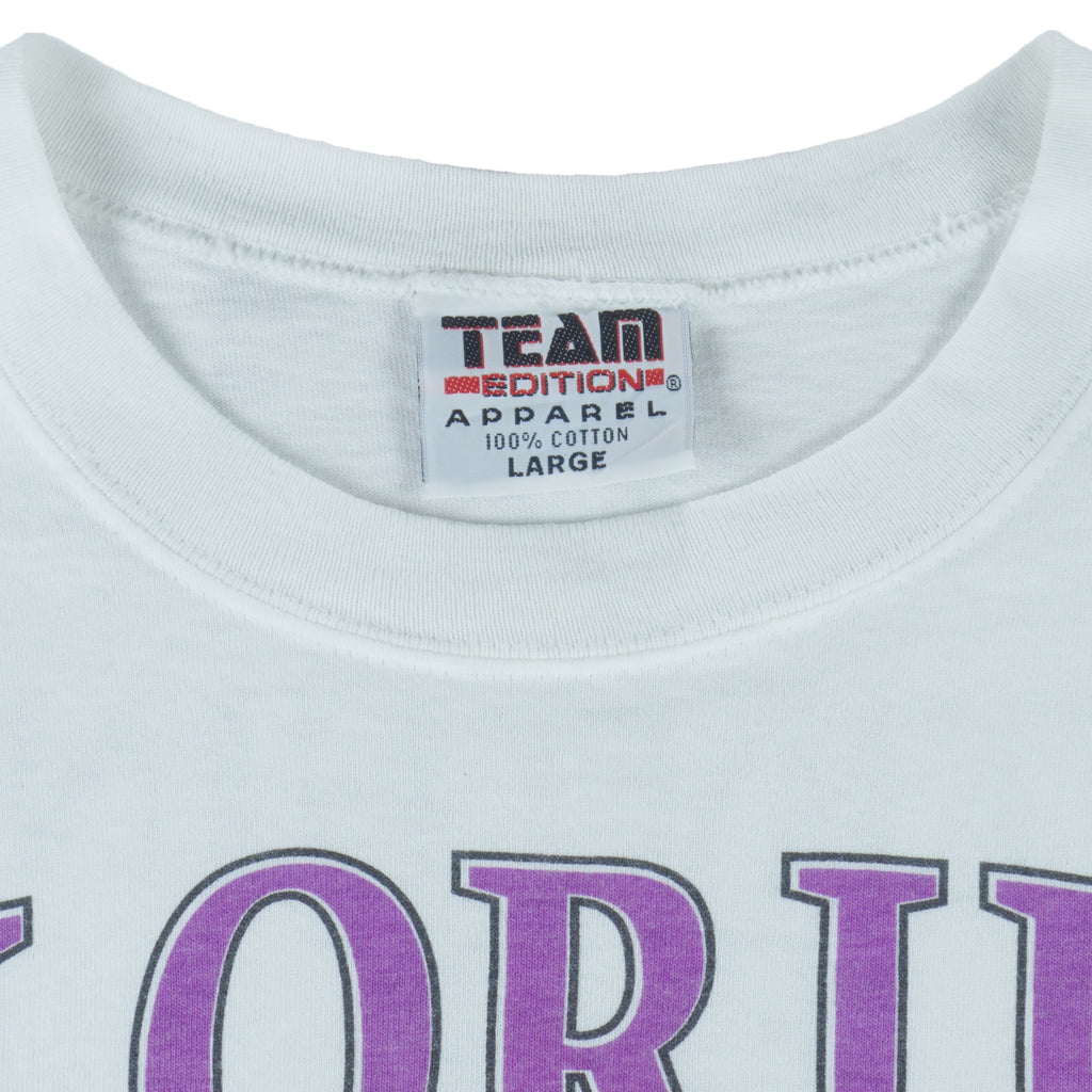 NCAA (Team Edition) - Florida Sharks Basketball Spell-Out T-Shirt 1990s Large vintage retro basketball college