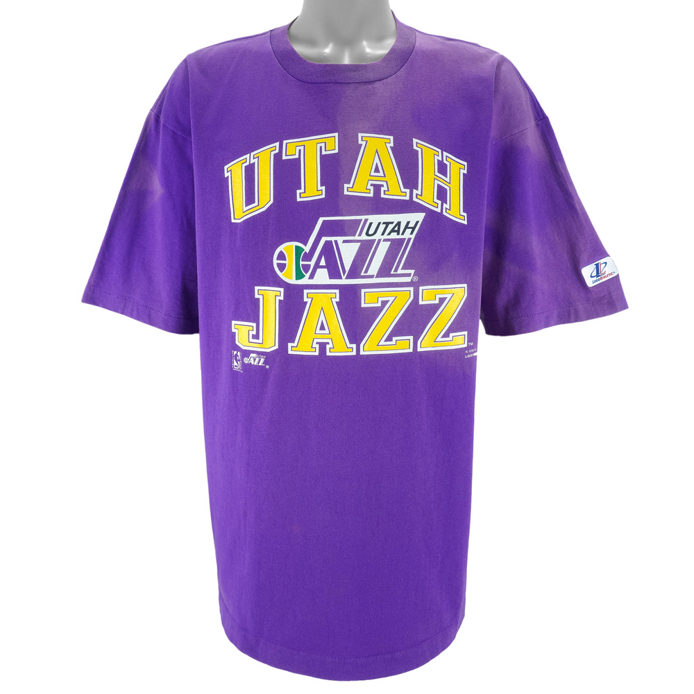 NBA (Logo Athletic) - Utah Jazz Spell-Out T-Shirt 1990s X-Large vintage retro basketball
