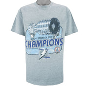 NHL (Lee) - Tampa Bay Lightning Stanley Cup T-Shirt 2004 Large Vintage Retro Hockey