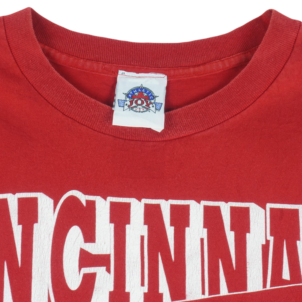 MLB (JOY) - Cincinnati Reds Barry Larkin PlayerNo. 11 T-Shirt 1997 Large